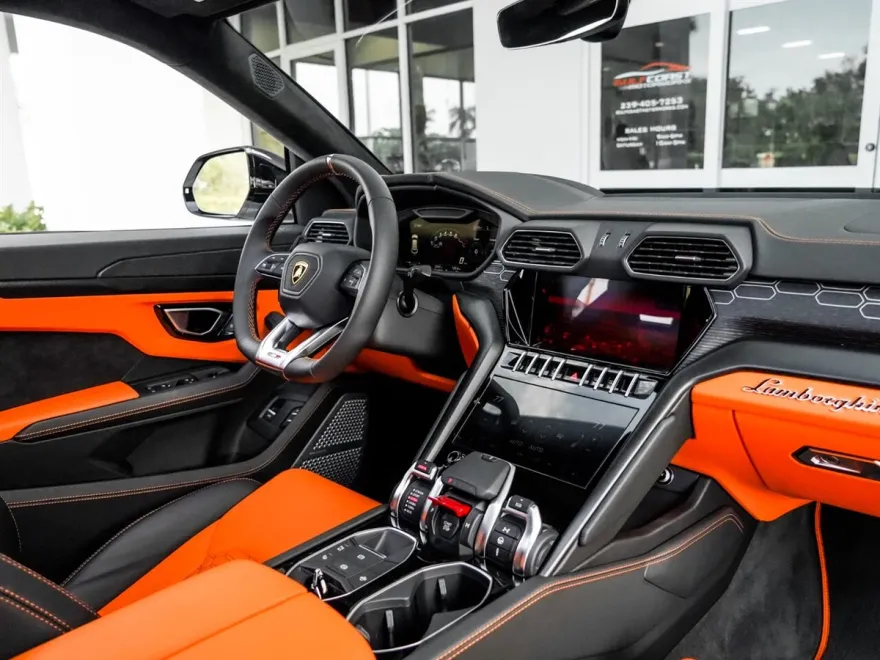2022 Lamborghini Urus photo 27