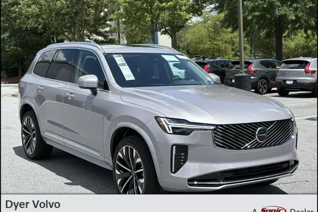 2026 Volvo XC90 B5 Plus photo 1