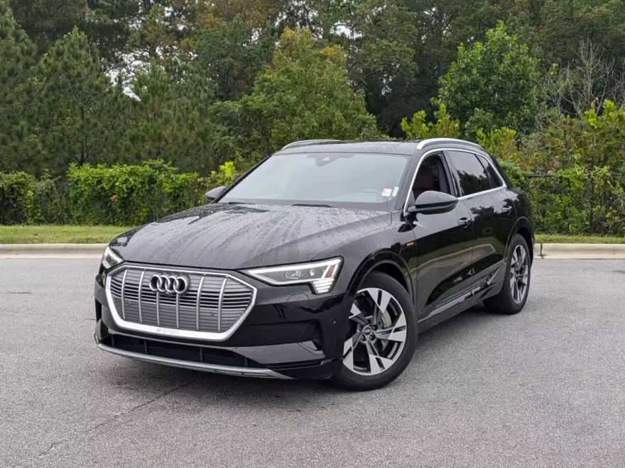 2022 Audi e-tron Premium Plus photo 1