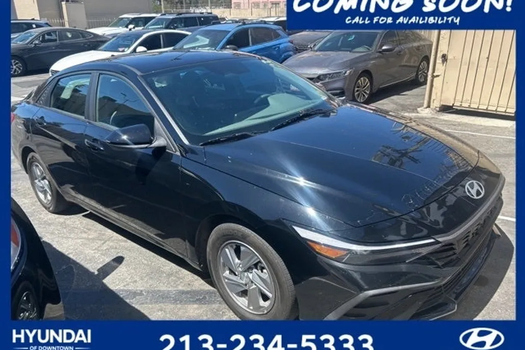 2024 Hyundai Elantra SE photo 1