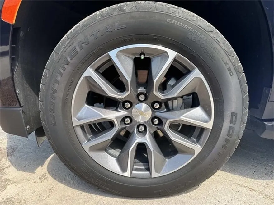 2023 Chevrolet Tahoe LT photo 1