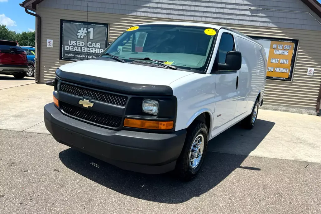 2017 Chevrolet Express 2500 Cargo photo 1