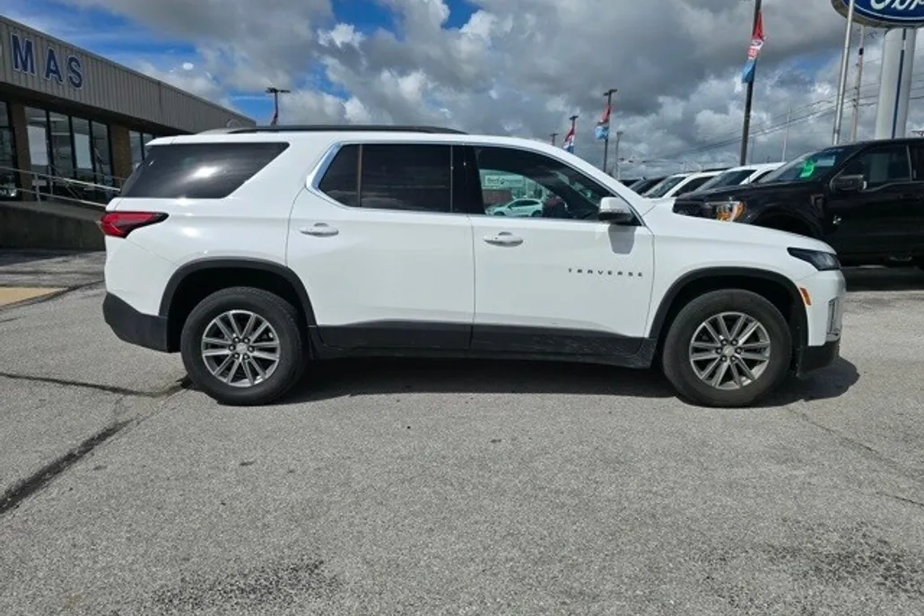 2023 Chevrolet Traverse photo 1