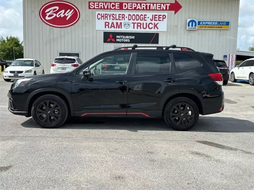 2022 Subaru Forester Sport photo 2