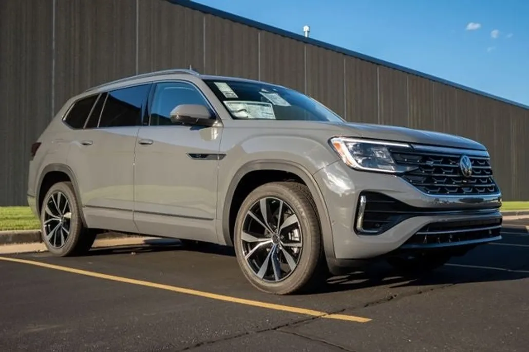 2026 Volkswagen Atlas SEL Premium R-Line photo 1