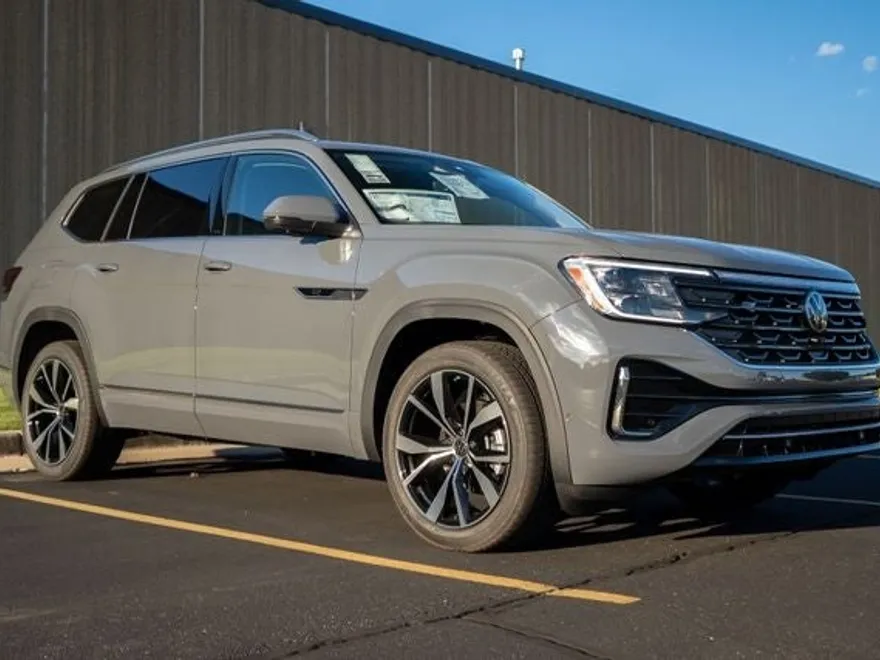 2026 Volkswagen Atlas SEL Premium R-Line photo 1