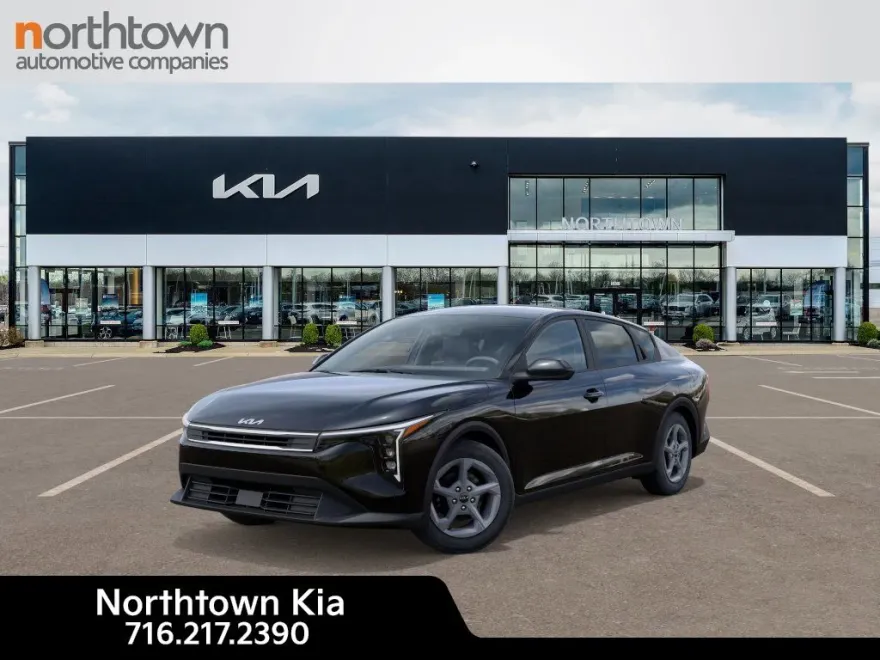 2025 Kia K4 LXS photo 1