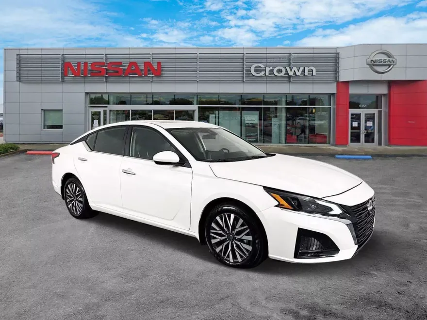 2025 Nissan Altima SV photo 1