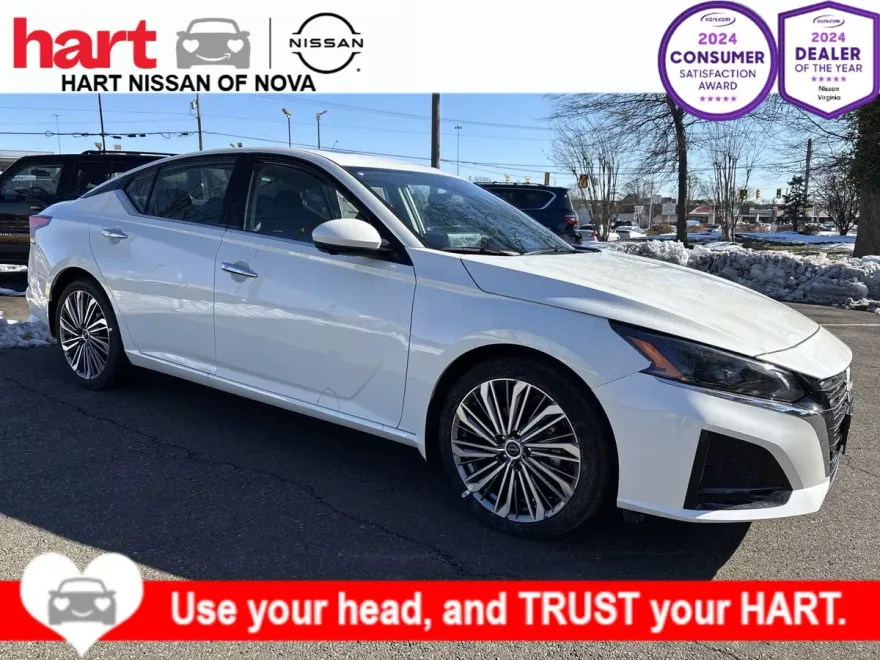 2025 Nissan Altima SL photo 1