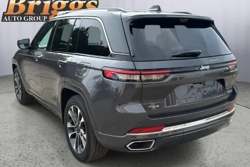 2023 Jeep Grand Cherokee Overland photo 3