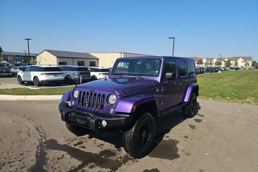 2017 Jeep Wrangler Unlimited Sahara photo 1