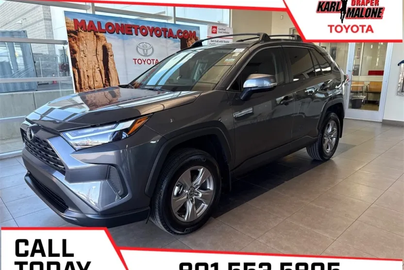 2023 Toyota RAV4 XLE photo 1