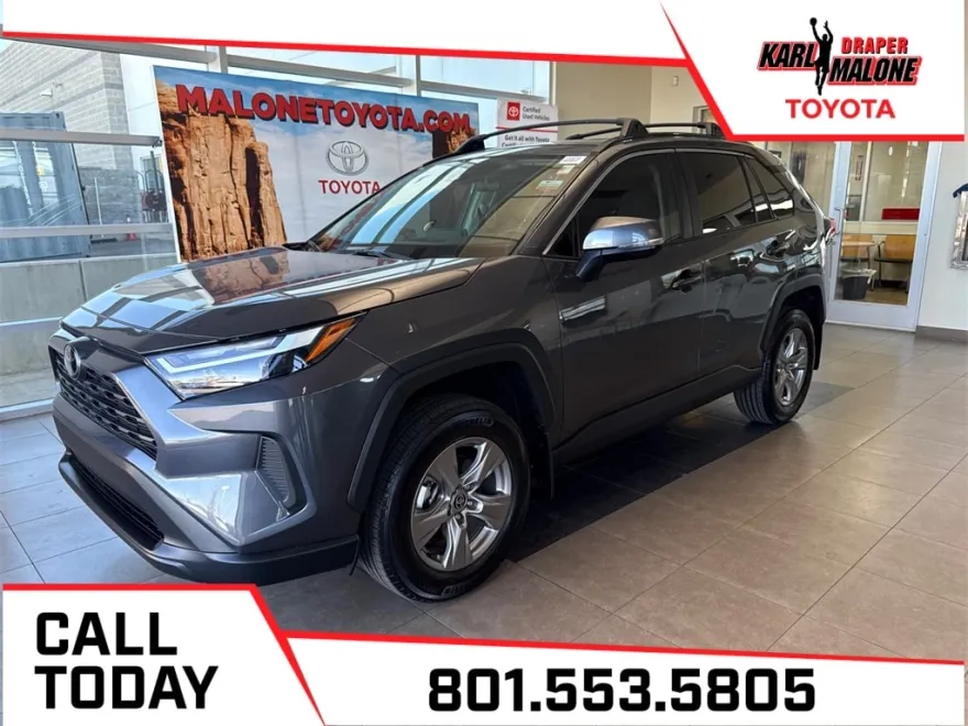 2023 Toyota RAV4 XLE photo 1