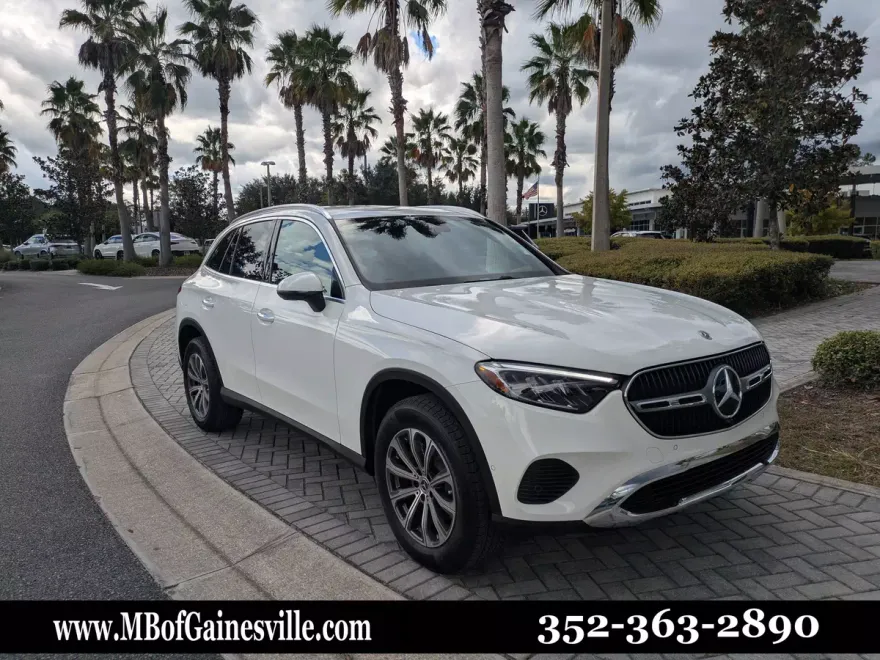 2025 Mercedes Benz GLC 300 photo 1