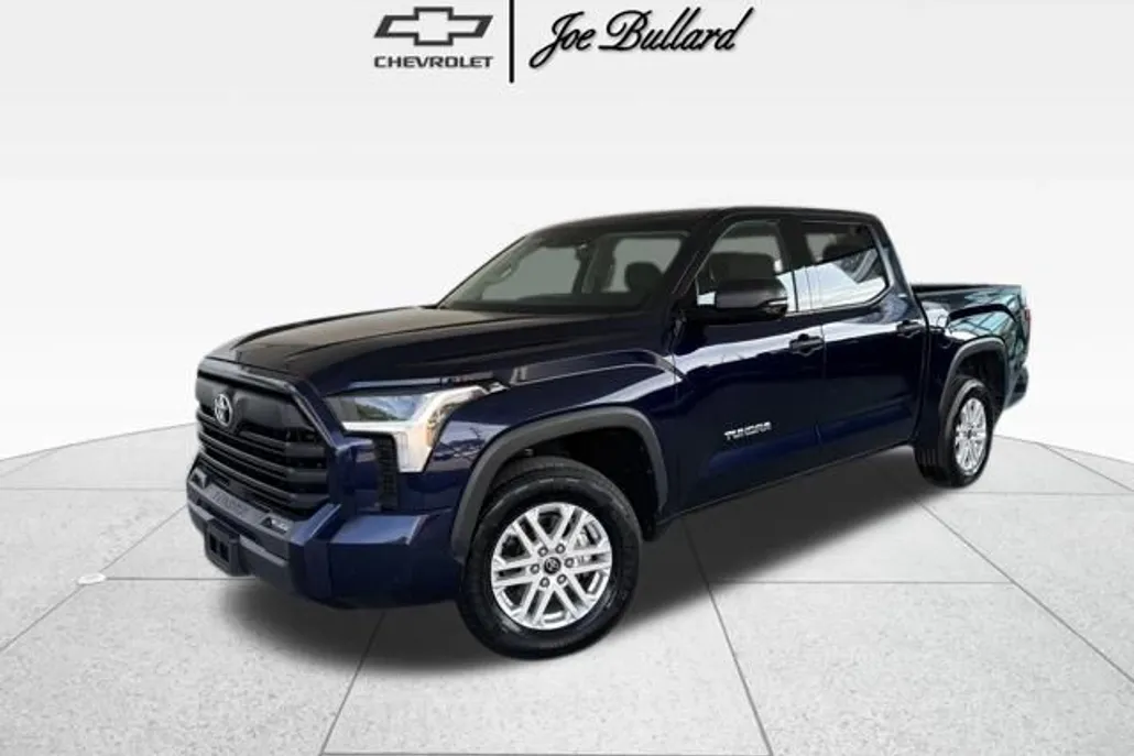 2022 Toyota Tundra SR5 photo 1