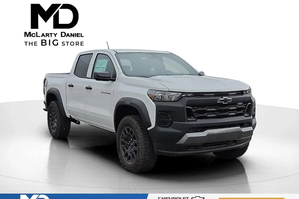 2026 Chevrolet Colorado Trail Boss photo 1