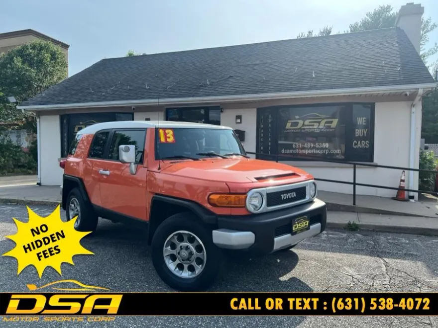 2013 Toyota FJ Cruiser Base photo 1