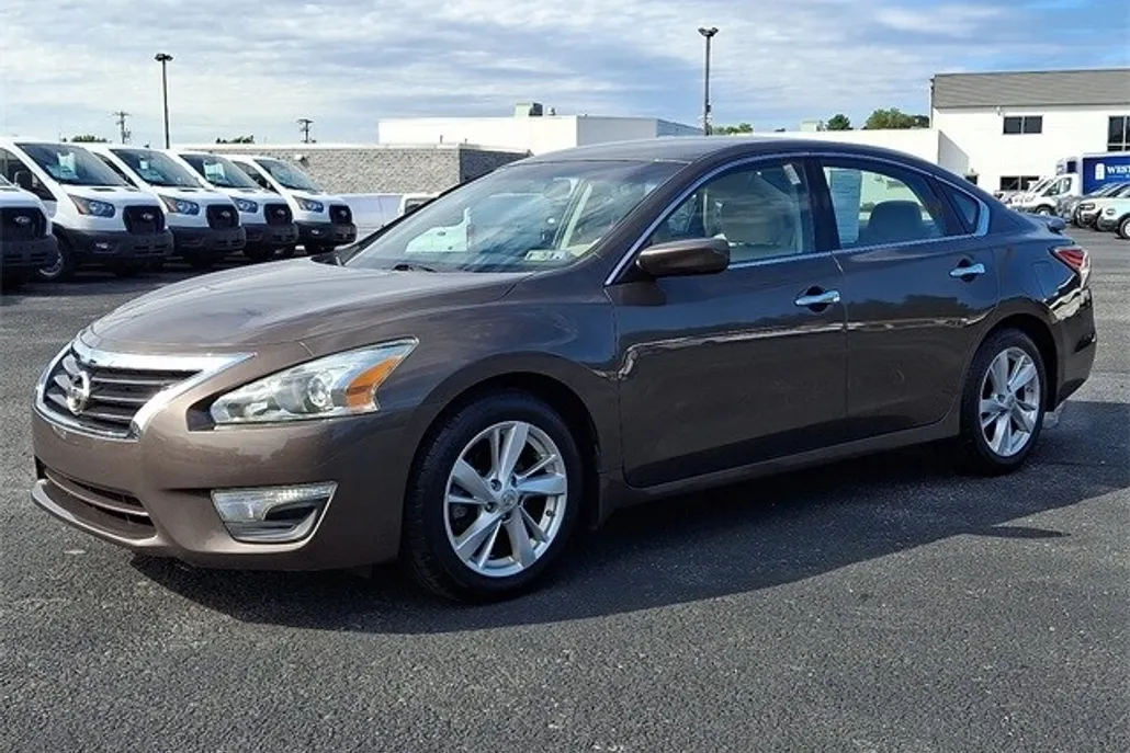 2014 Nissan Altima 2.5 SV photo 1