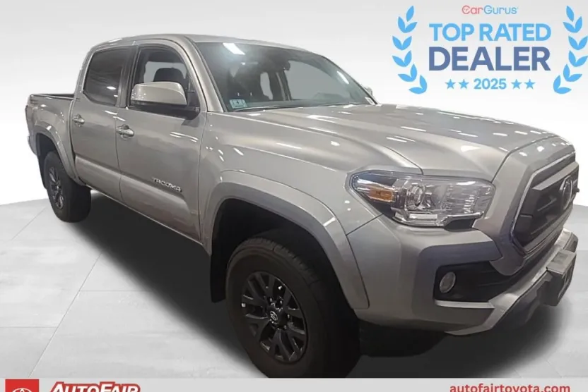 2023 Toyota Tacoma SR5 V6 Double Cab photo 1