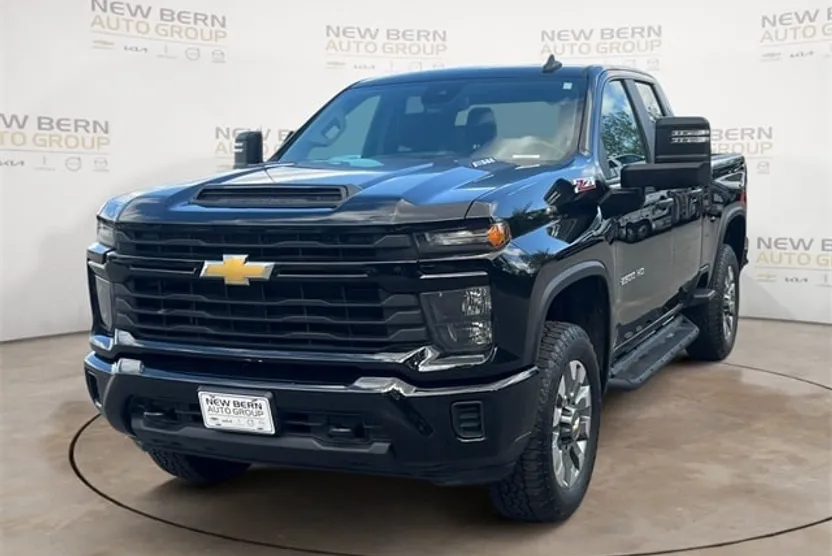 2024 Chevrolet Silverado 2500HD Custom photo 1