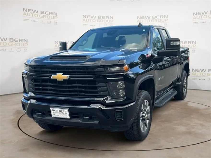 2024 Chevrolet Silverado 2500HD Custom photo 1