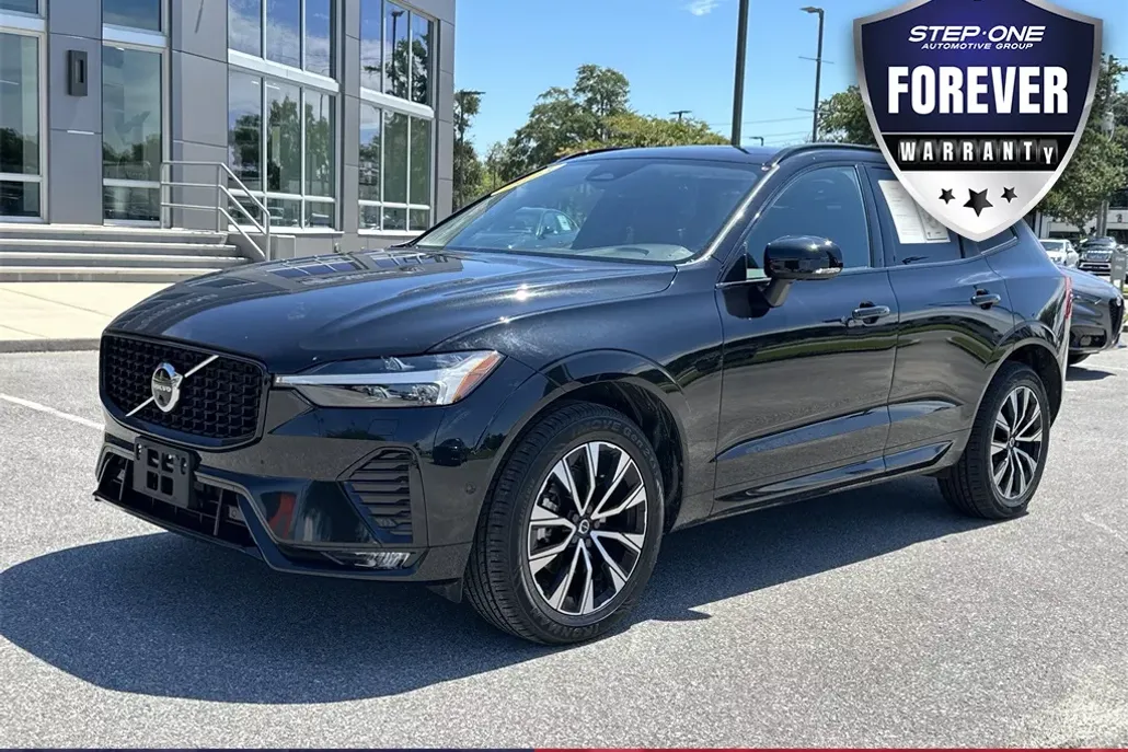2023 Volvo XC60 B5 Plus photo 1