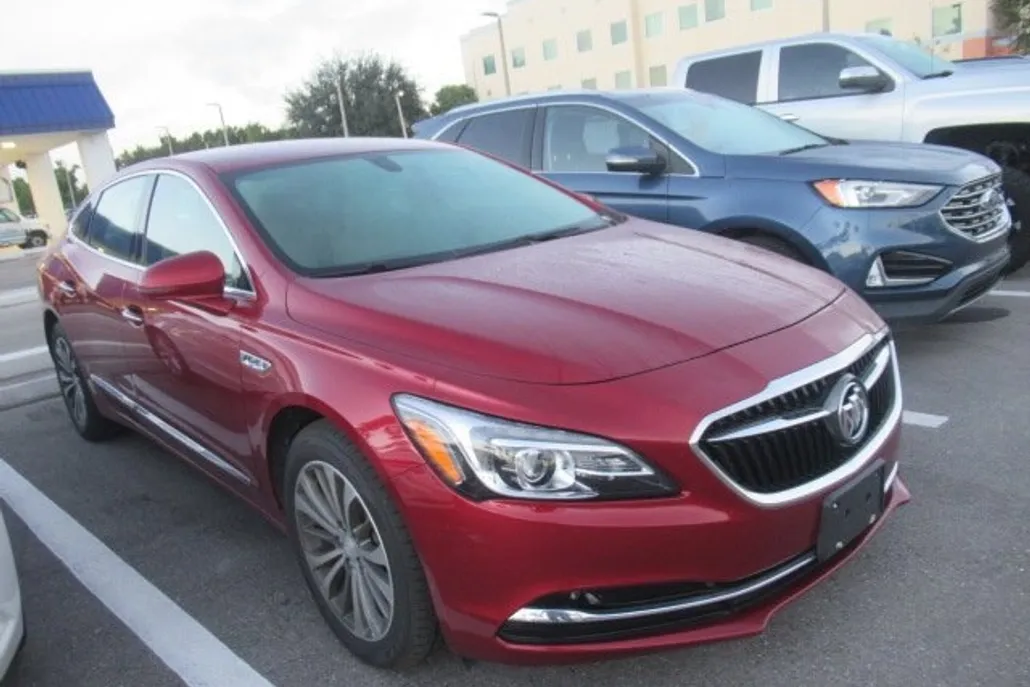 2018 Buick LaCrosse Essence photo 1