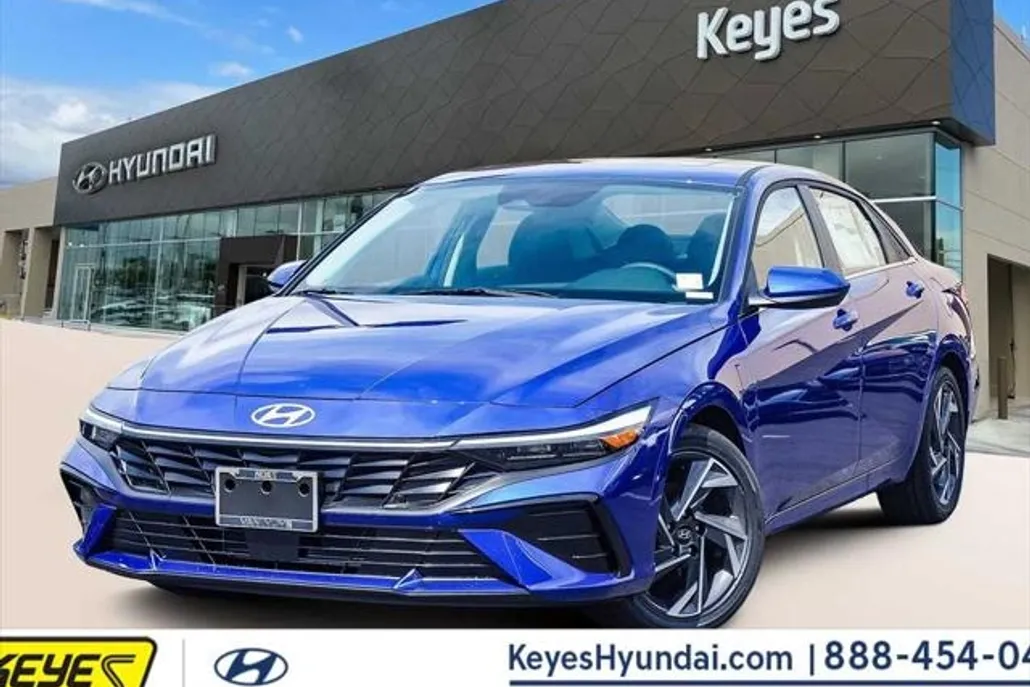 2025 Hyundai Elantra SEL Convenience photo 1