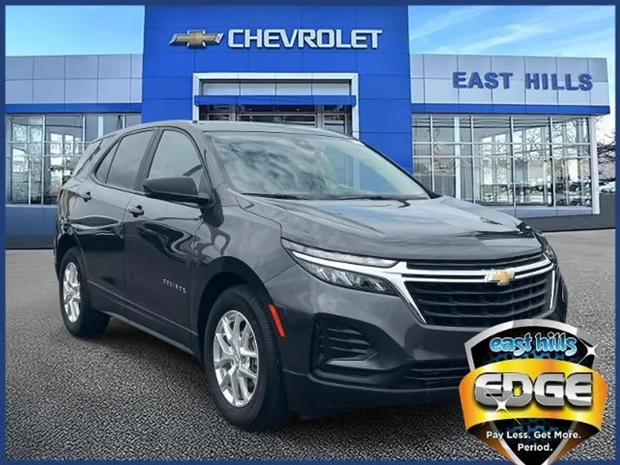 2022 Chevrolet Equinox LS photo 1