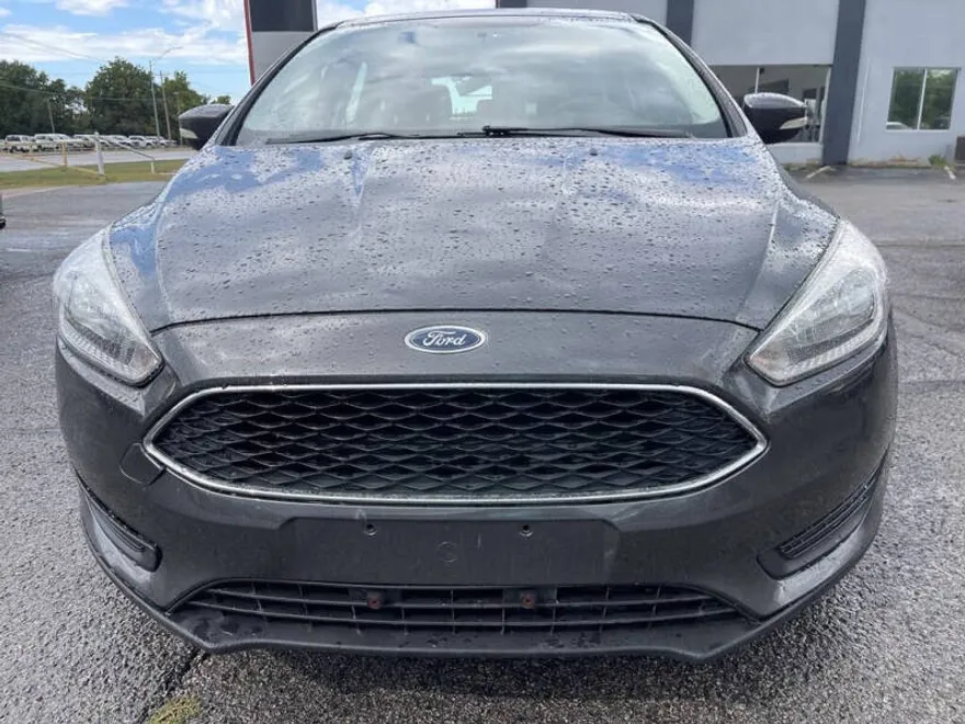 2017 Ford Focus SE photo 1