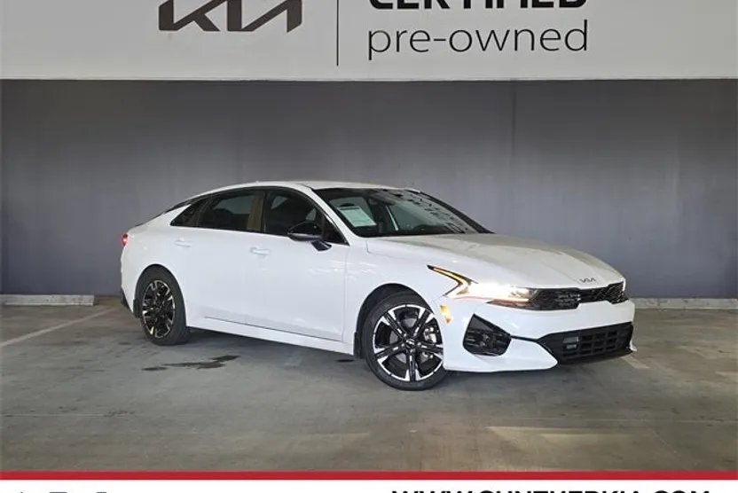 2023 Kia K5 GT-Line photo 1