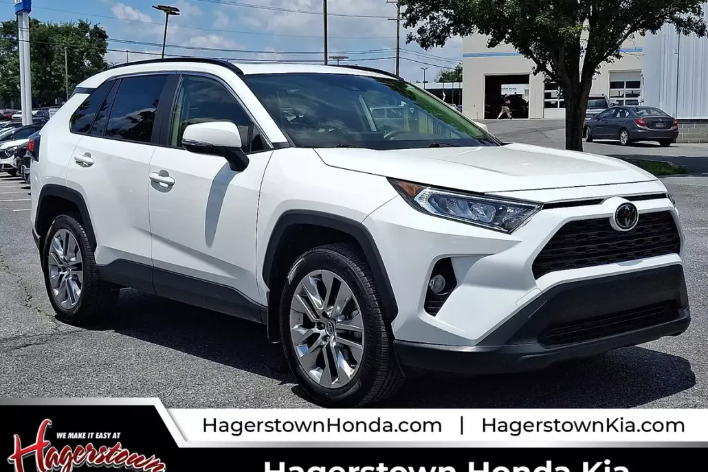 2019 Toyota RAV4 XLE Premium photo 1