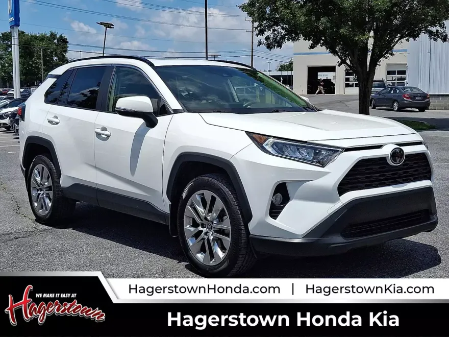 2019 Toyota RAV4 XLE Premium photo 1