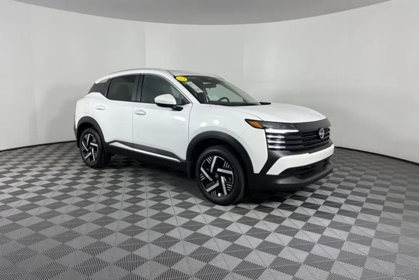 2025 Nissan Kicks SV photo 1