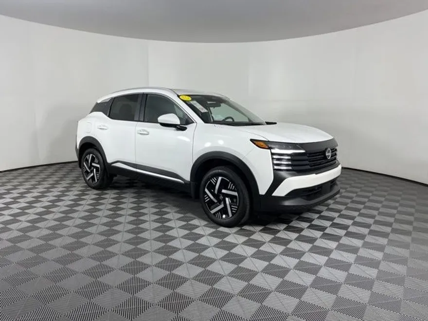 2025 Nissan Kicks SV photo 1