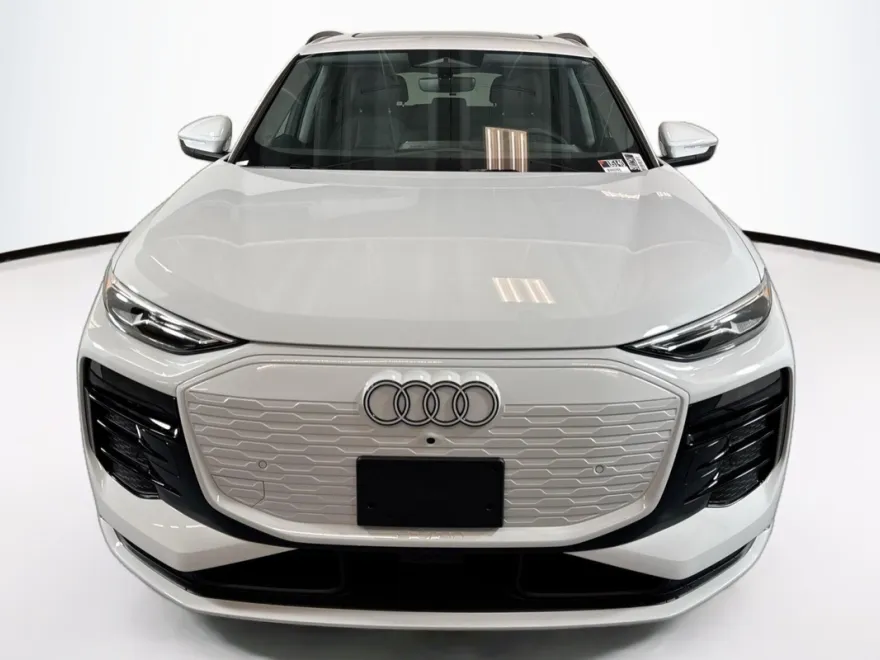 2025 Audi Q6 E-tron Premium photo 1