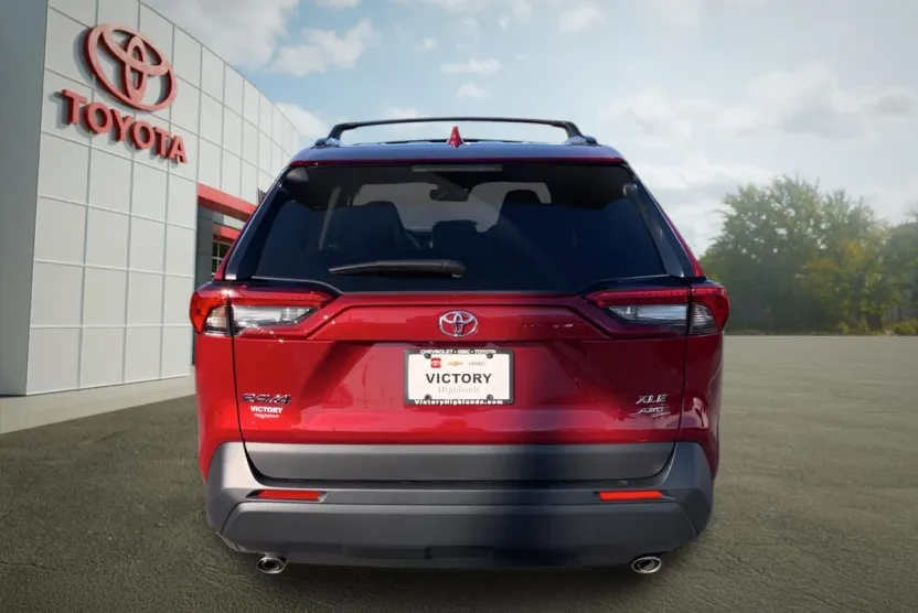 2025 Toyota RAV4 XLE photo 1