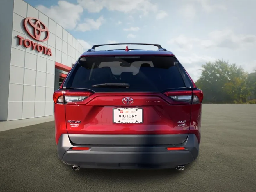 2025 Toyota RAV4 XLE photo 1
