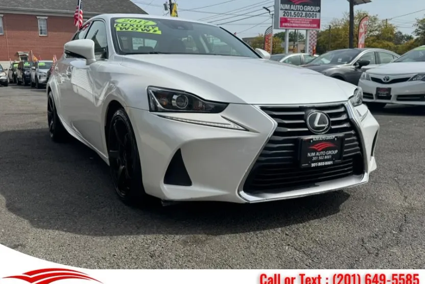 2017 Lexus IS 300 AWD photo 1