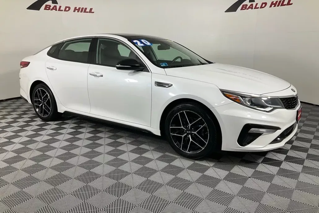 2020 Kia Optima SE photo 1