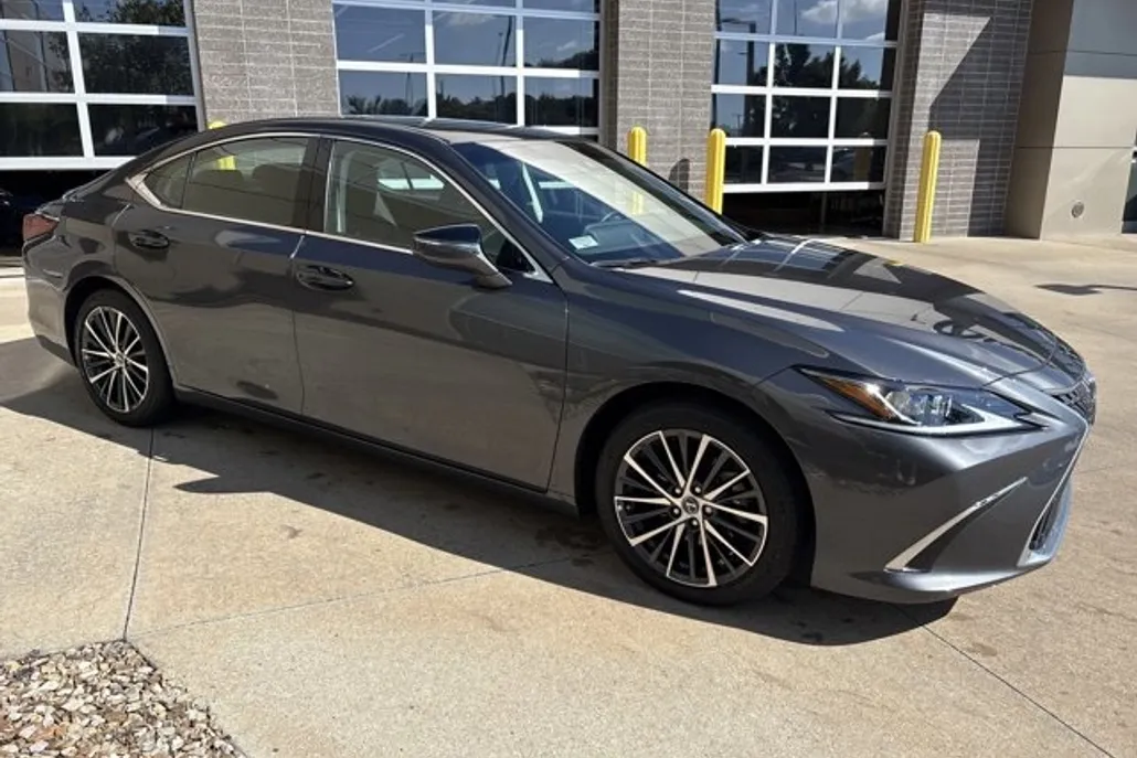 2025 Lexus ES 350 photo 1