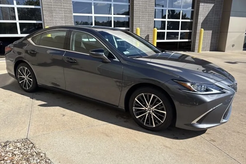 2025 Lexus ES 350 photo 1