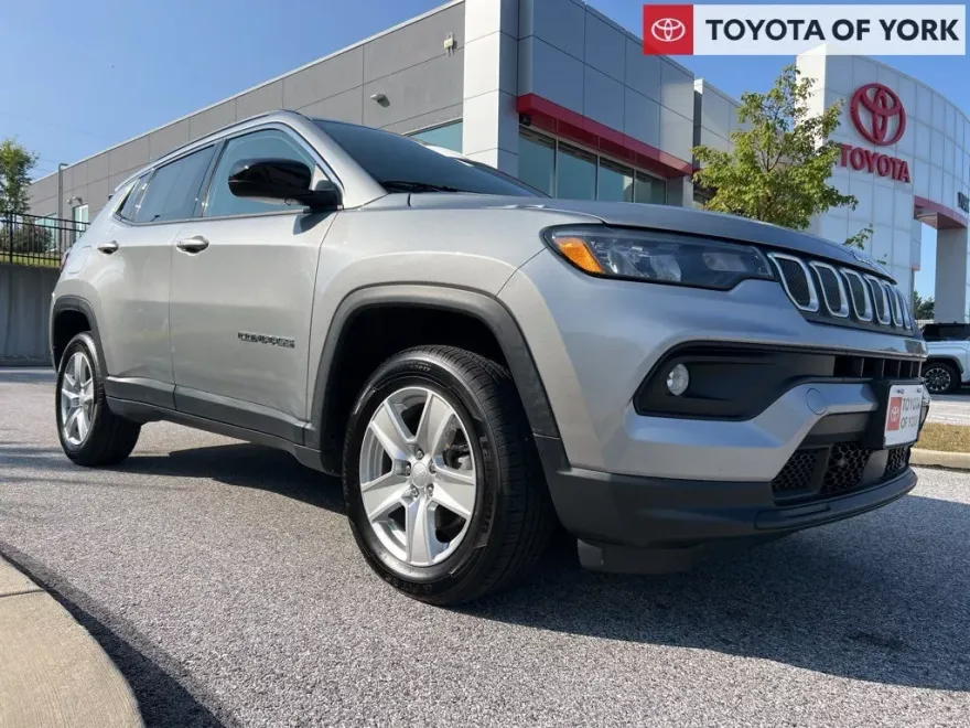 2022 Jeep Compass Latitude photo 1