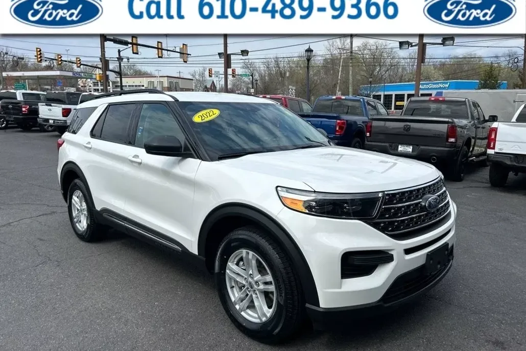 2022 Ford Explorer XLT photo 1