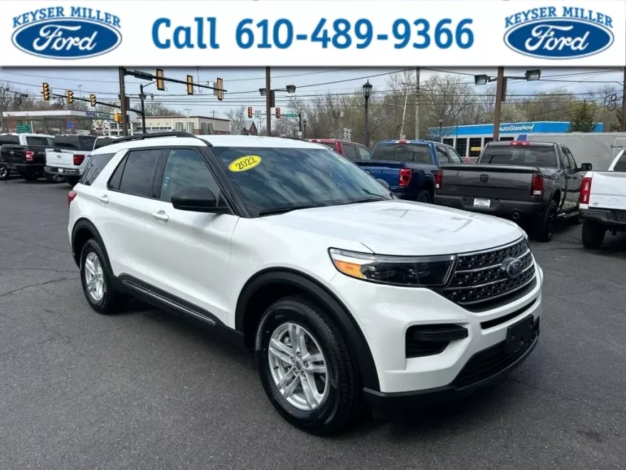 2022 Ford Explorer XLT photo 1