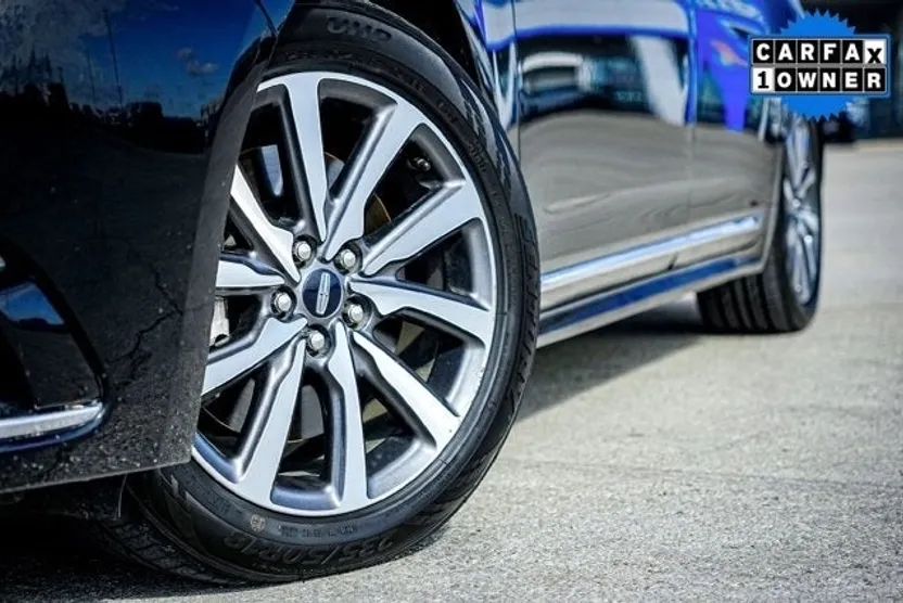 2020 Lincoln Continental photo 1