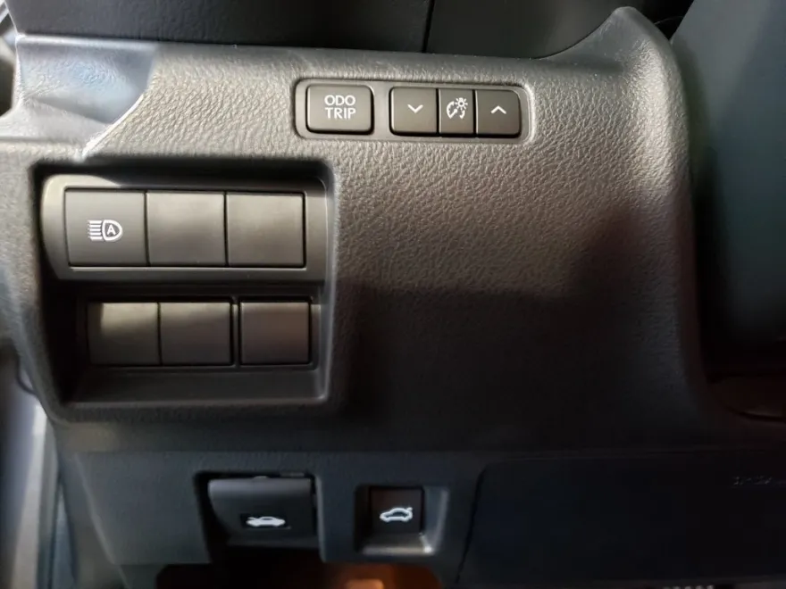 2025 Lexus IS 300 photo 12