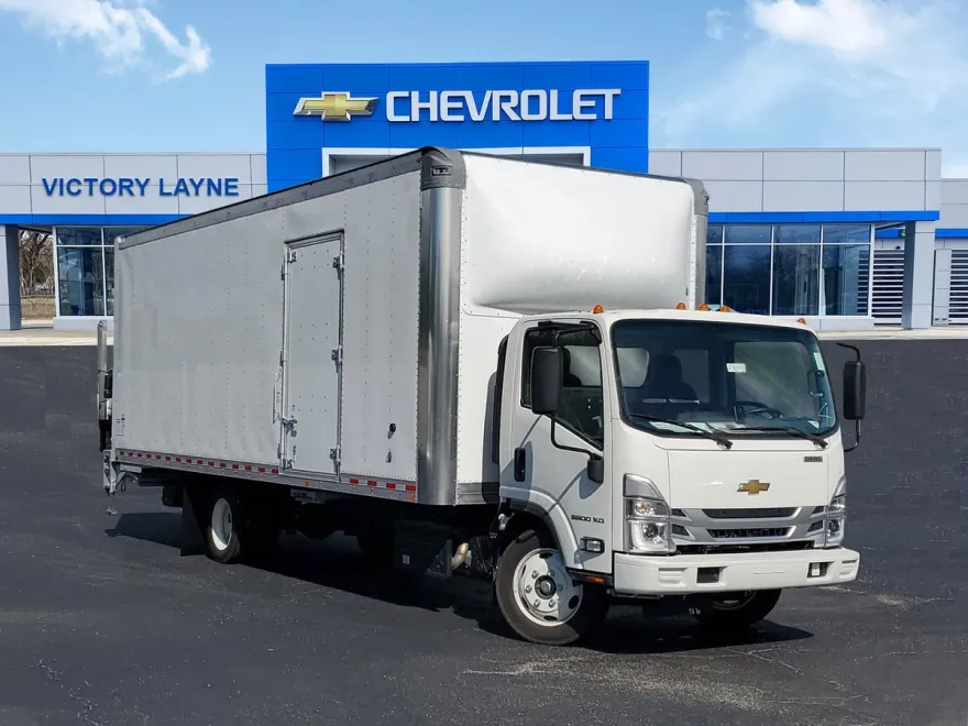 2023 Chevrolet Silverado photo 1
