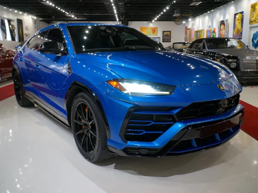 2019 Lamborghini Urus photo 1