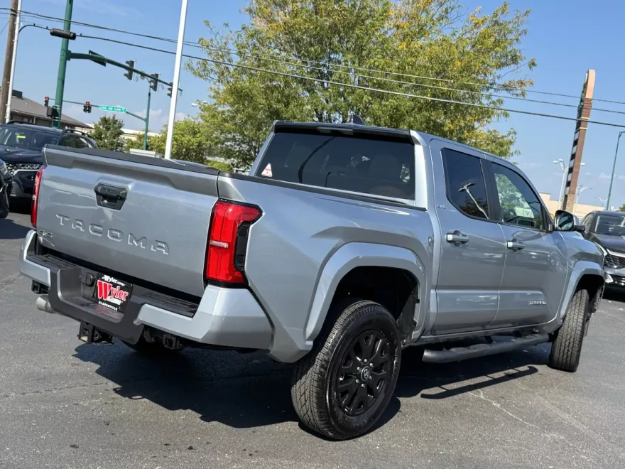 2025 Toyota Tacoma Double Cab photo 1